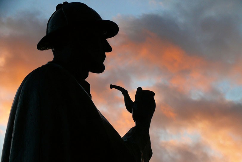 פסלו של שרלוק הולמס בבייקר סטריט, לונדון