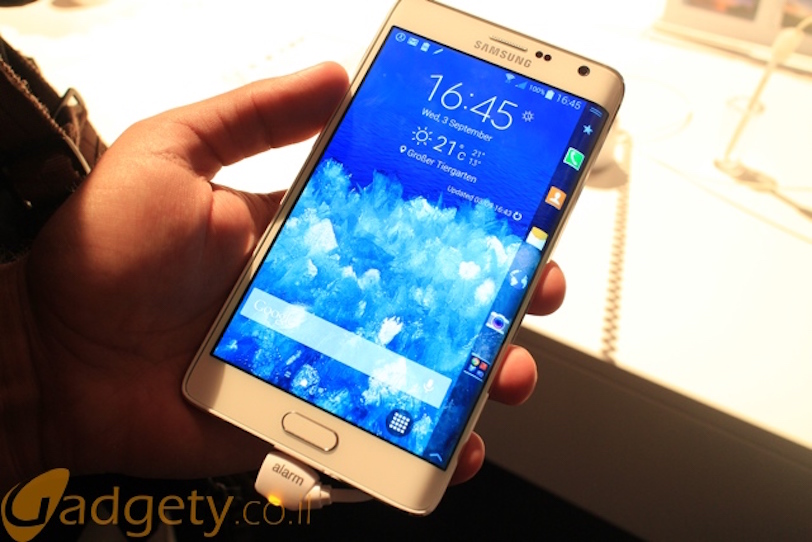 Samsung Galaxy Note Edge (צילום: אוהד צדוק)