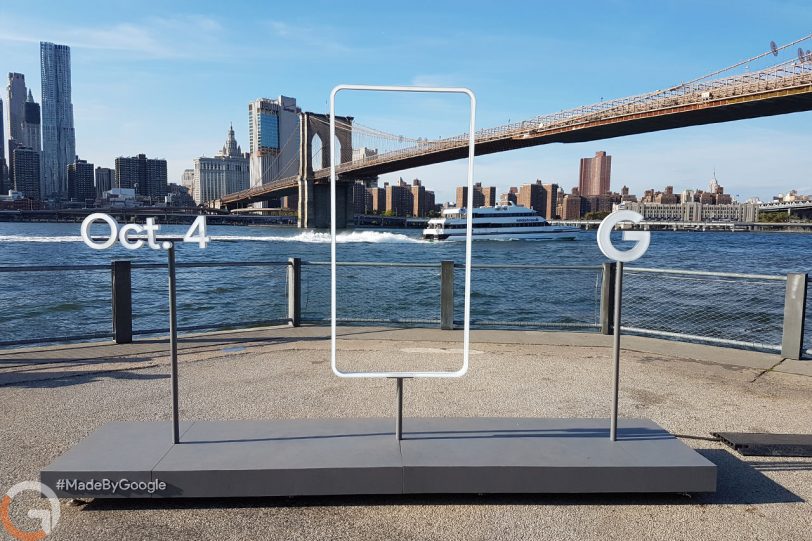 פסל שהקימה גוגל בניו-יורק לקידום ארוע מכשירי ה-Pixel (צילום: לירון רווה)