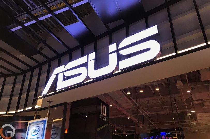 לוגו חברת ASUS (צילום: רונן מנדזיצקי, גאדג'טי)