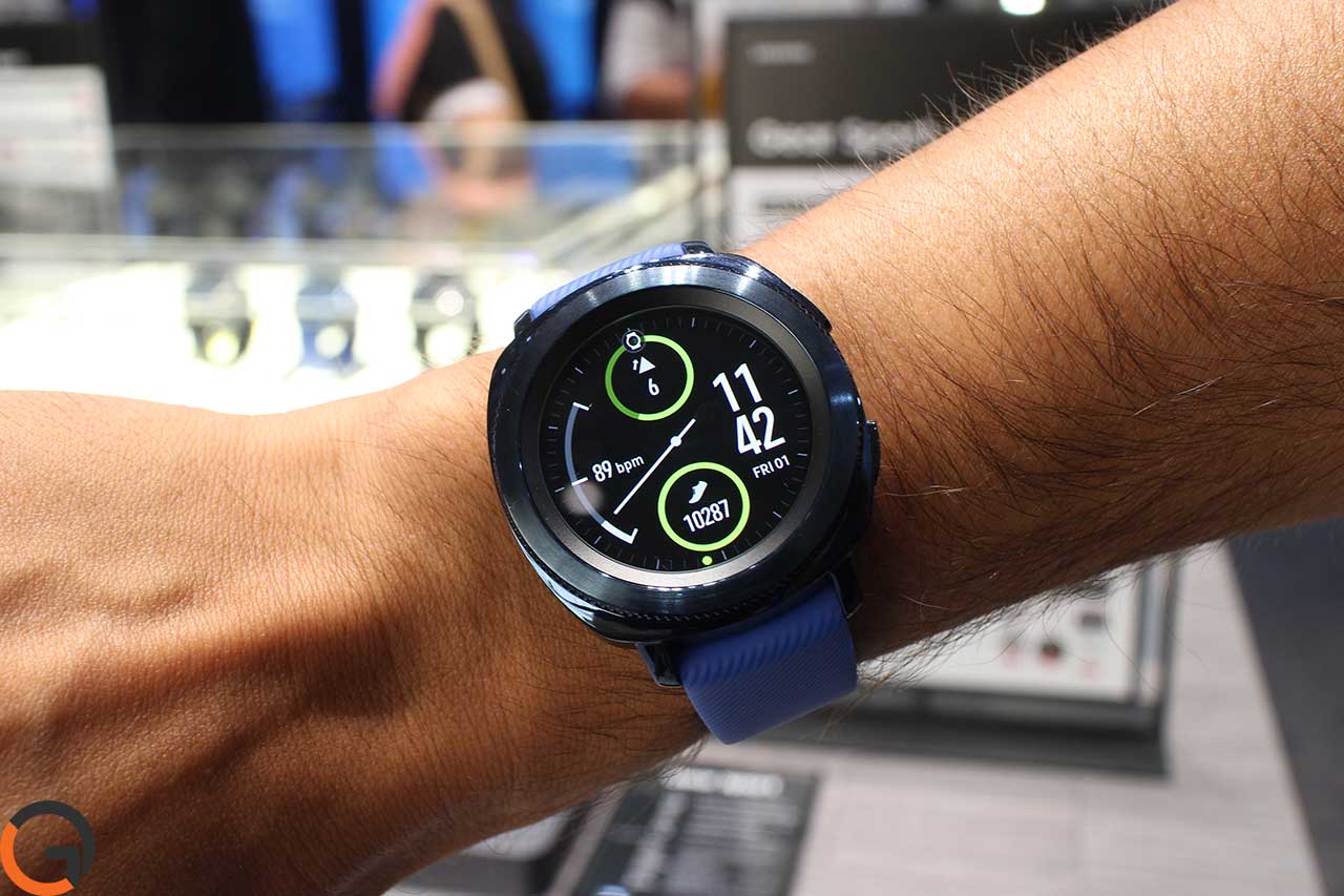 שעון חכם Samsung Gear Sport (צילום: רונן מנדזיצקי, גאדג'טי)