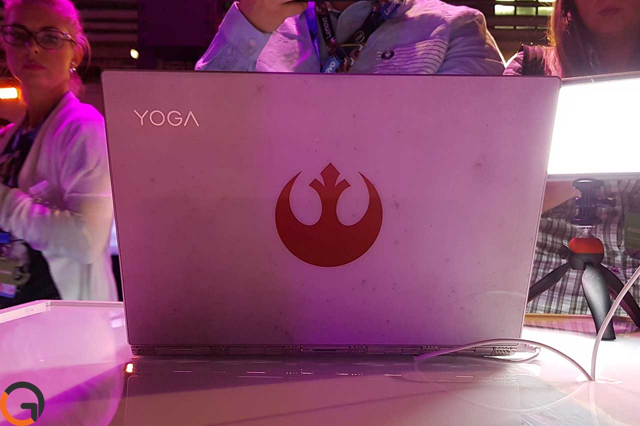 מחשב נייד Lenovo Yoga 920 גרסת מלחמת הכוכבים (צילום: רונן מנדזיצקי, גאדג'טי)