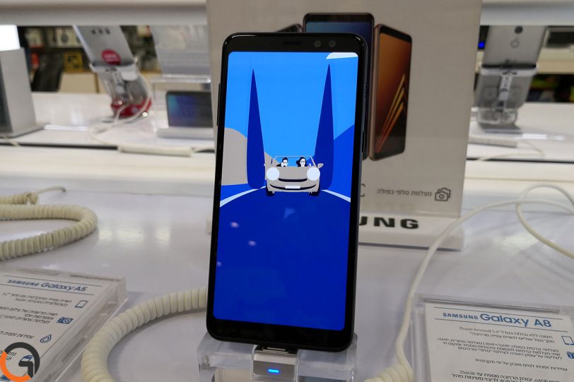 Samsung Galaxy A8 2018 (צילום: רונן מנדזיצקי, גאדג'טי)