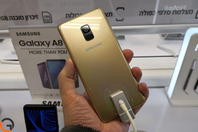 Samsung Galaxy A8 Plus 2018 (צילום: רונן מנדזיצקי, גאדג'טי)