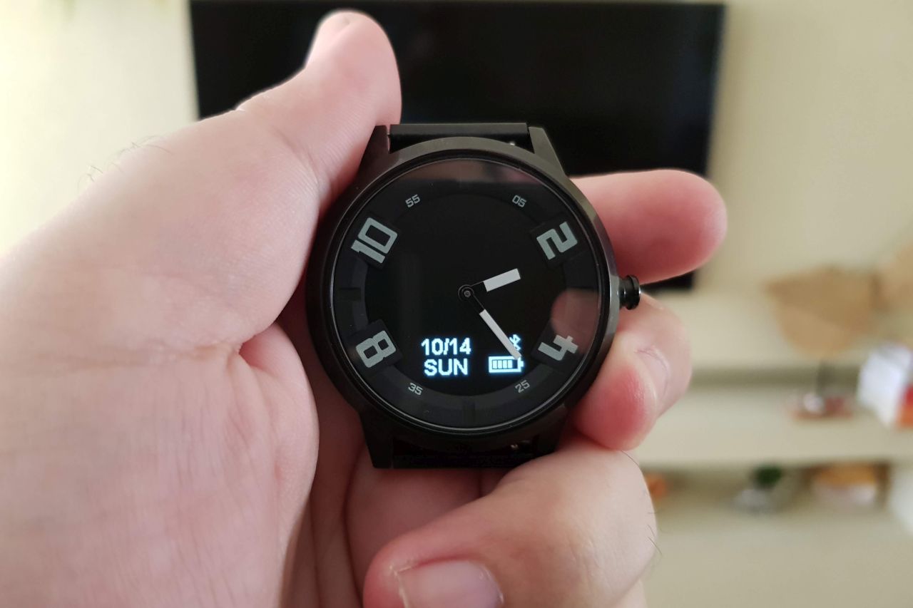 שעון לנובו Watch X (צילום: יאן לנגרמן)