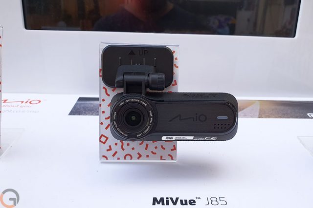 מצלמת רכב MIO J85 (צילום: רונן מנדזיצקי, גאדג'טי)