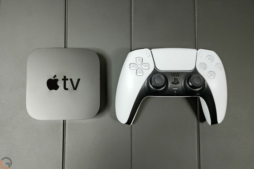 Apple TV ובקר פלייסטיישן (צילום: רונן מנדזיצקי)