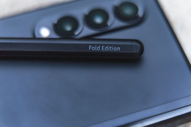 Samsung Galaxy Z Fold 3 ׁ(צילום: אופק ביטון, גאדג'טי)