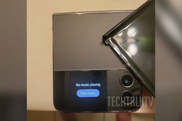 Samsung Galaxy Z Flip 4 (תמונה: TechTalkTV)