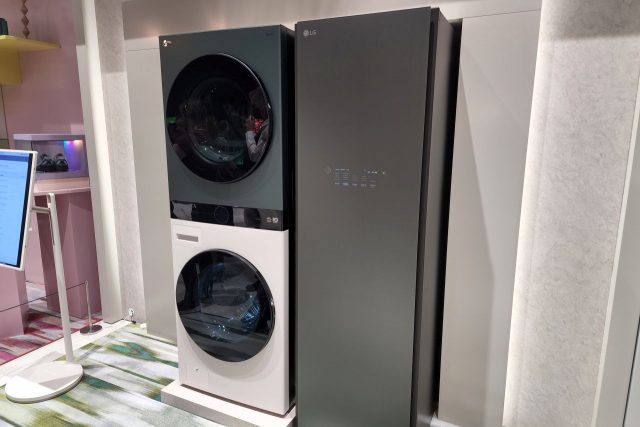 מכונת הכביסה והמייבש WashTower Compact (צילום: יאן לנגרמן, גאדג’טי)
