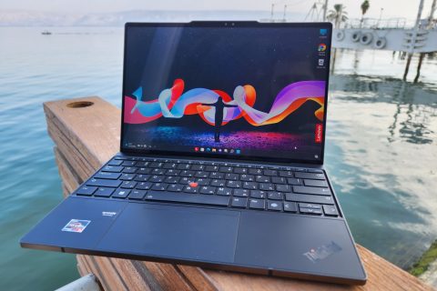 נייד לנובו ThinkPad Z13 (צילום: יאן לנגרמן, גאדג’טי)