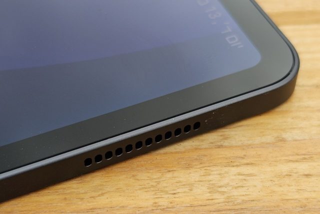 Tab S9 Ultra - תקריב רמקול (צילום: יאן לנגרמן, גאדג’טי)