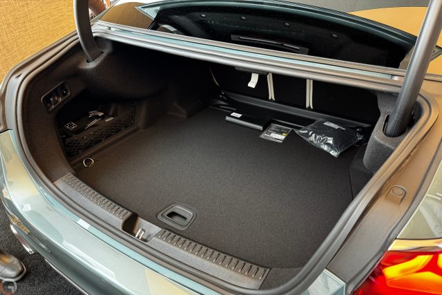 מרצדס E-Class דגם 2024 (צילום: רונן מנדזיצקי)