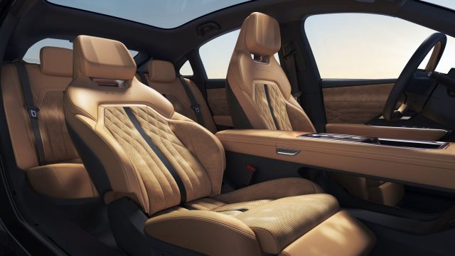 Mazda EZ-6 - מושבים (מקור מאזדה)