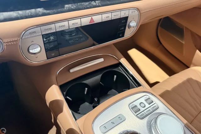 Genesis G90 (צילום: רונן מנדזיצקי)