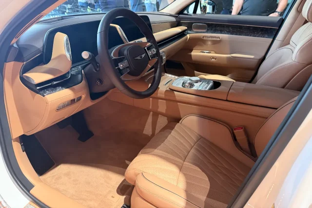 Genesis G90 (צילום: רונן מנדזיצקי)