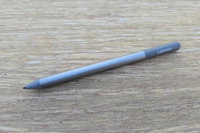 Idea Tab – עט Lenovo Tab Pen (צילום: יאן לנגרמן, גאדג’טי)