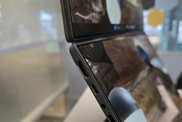 נייד Zenbook DUO (צילום: יאן לנגרמן, גאדג’טי)
