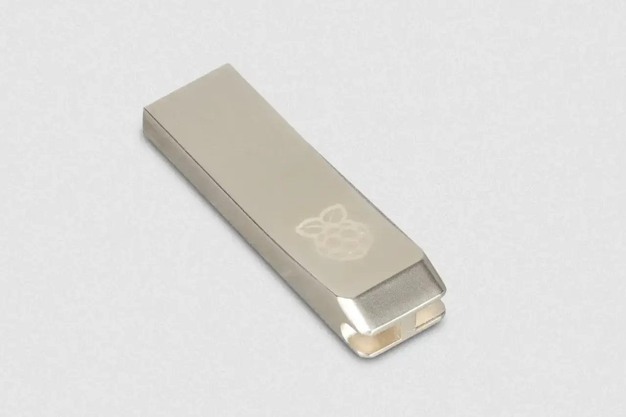 כונן ה-Raspberry Pi Flash Drive (מקור Raspberry Pi)