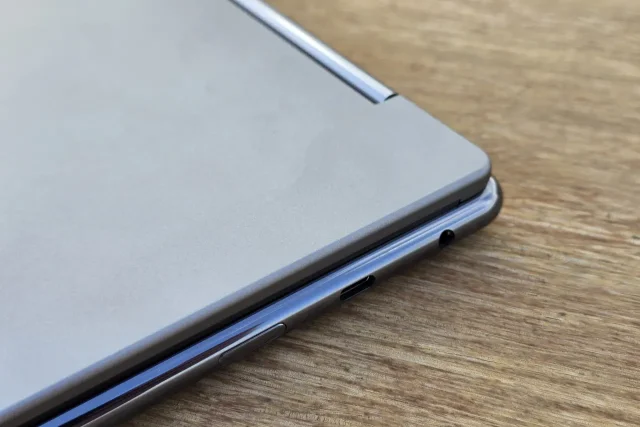 Yoga 9 2in1 – תקריב מסגרת (צילום: יאן לנגרמן, גאדג'טי)