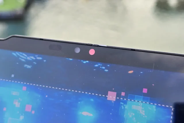 Yoga 9 2in1 – מצלמת רשת עם תריס פרטיות (צילום: יאן לנגרמן, גאדג'טי)
