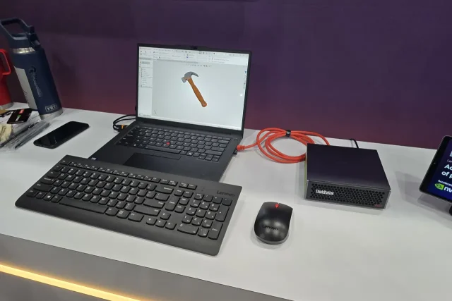 מחשב לנובו ThinkStation PGX (צילום: יאן לנגרמן)
