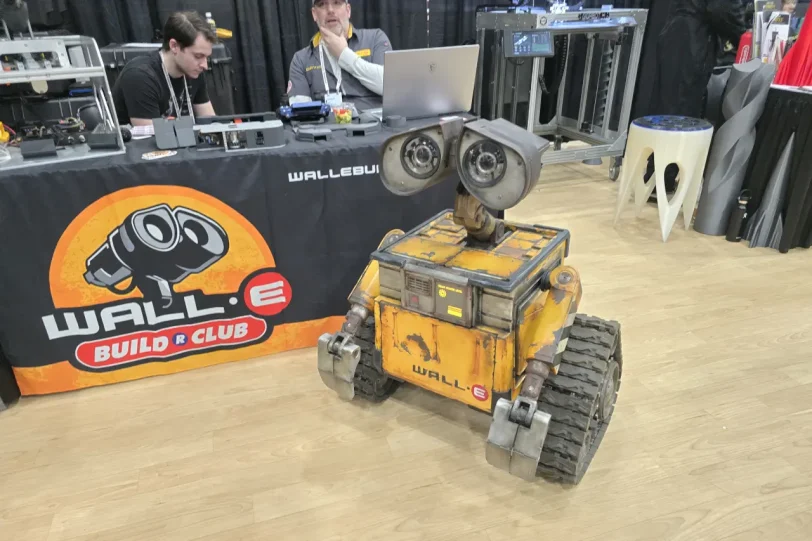 רובוט ה-WALL-E (צילום: יאן לנגרמן)