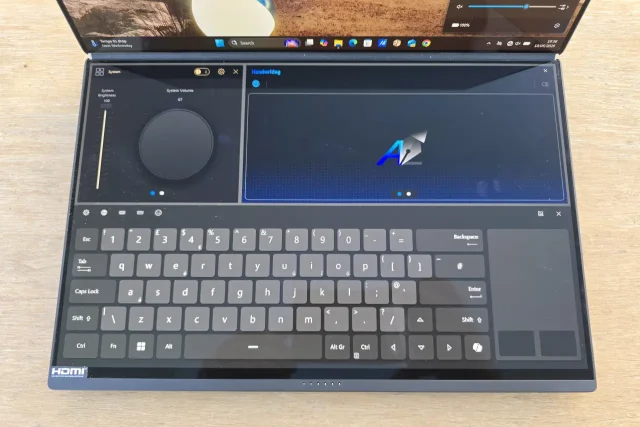 Zenbook DUO – מקלדת וירטואלית (צילום: יאן לנגרמן, גאדג’טי)