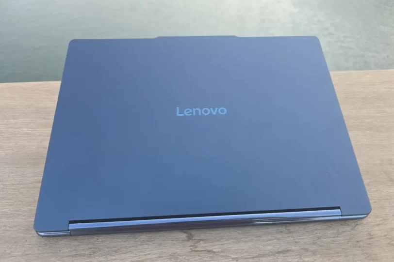 Yoga 9 – גב (צילום: יאן לנגרמן, גאדג’טי)