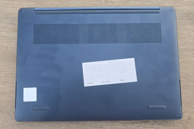 Yoga 9 – חלק תחתון (צילום: יאן לנגרמן, גאדג’טי)