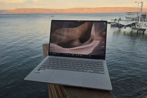 נייד Zenbook A14 (צילום: יאן לנגרמן, גאדג’טי)