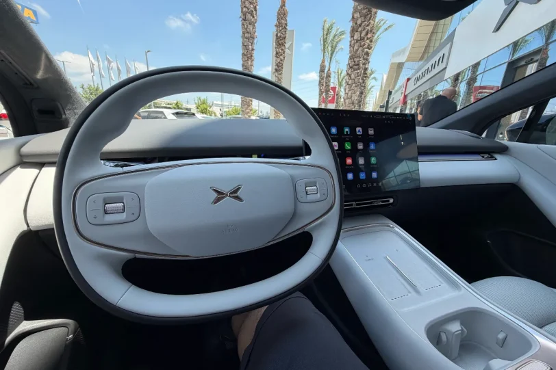 XPENG P7+ (צילום: רונן מנדזיצקי)