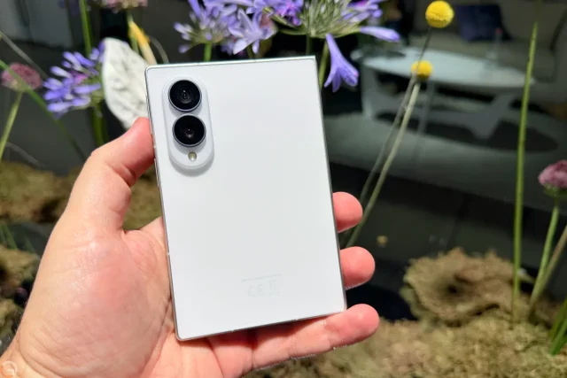 Galaxy Z Fold8 (צילום: רונן מנדזיצקי)