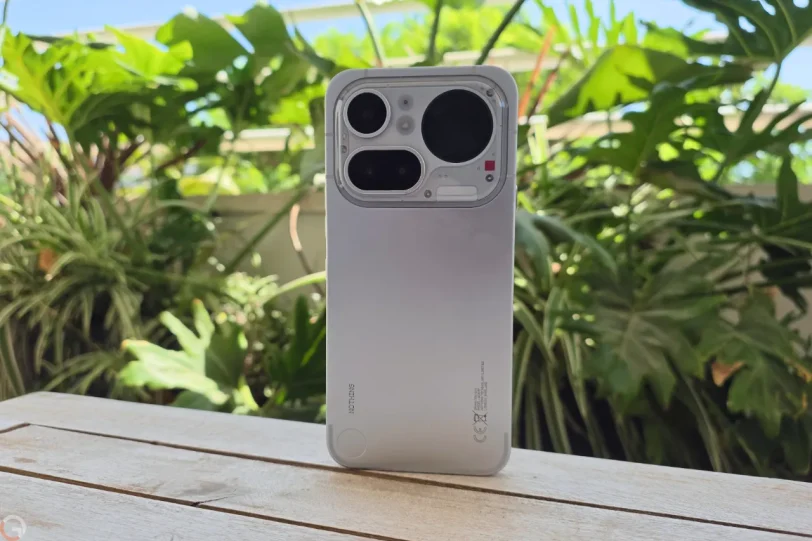 Nothing Phone 4a Pro (צילום: רונן מנדזיצקי)