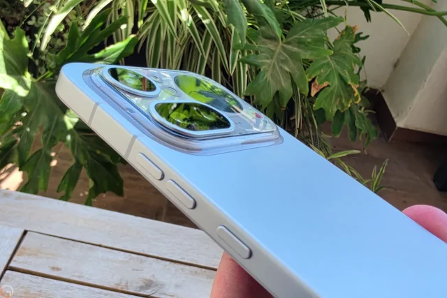 Nothing Phone 4a Pro (צילום: רונן מנדזיצקי)