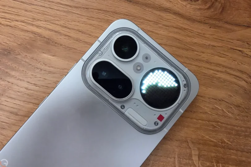 Glyph Matrix ב-Nothing Phone 4a Pro (צילום: רונן מנדזיצקי)