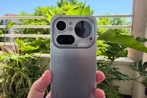 Nothing Phone 4a Pro (צילום: רונן מנדזיצקי)