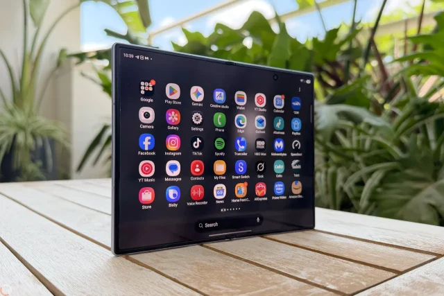 Galaxy Z Fold8 (צילום: רונן מנדזיצקי)