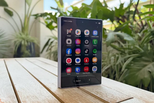 Galaxy Z Fold8 (צילום: רונן מנדזיצקי)
