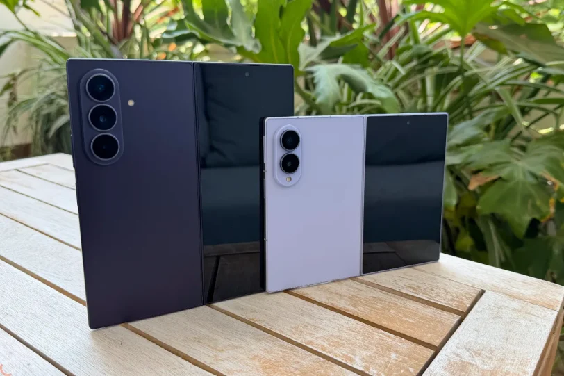 Galaxy Z Fold8 Ultra ו-Fold8 (צילום: רונן מנדזיצקי)