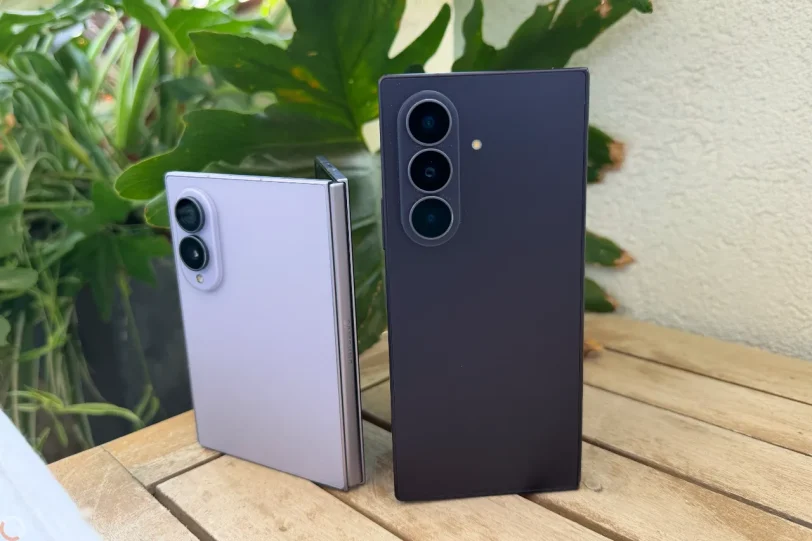 Galaxy Z Fold8 Ultra ו-Fold8 (צילום: רונן מנדזיצקי)