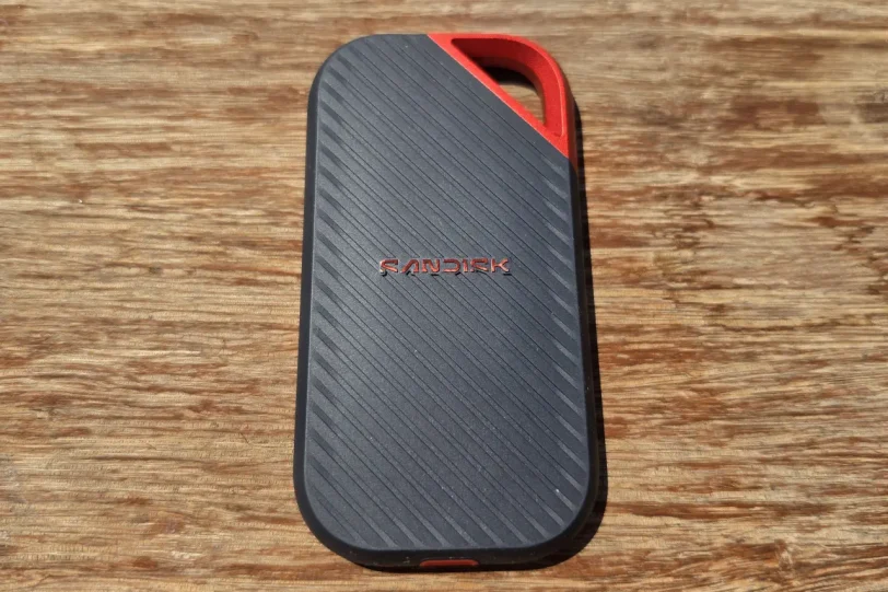 SanDisk Extreme PRO SSD V3 - חלק עליון (צילום: יאן לנגרמן, גאדג’טי)
